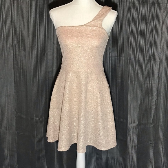 dress for young - Picture 5 of 8